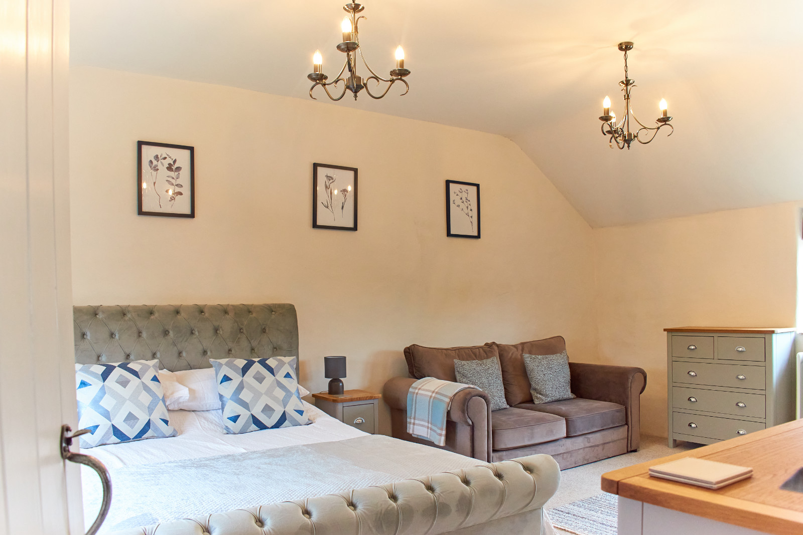 blacksmiths-living-area-1n