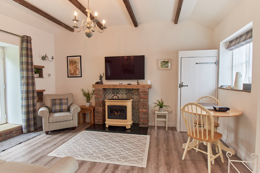 old-smith-living-7